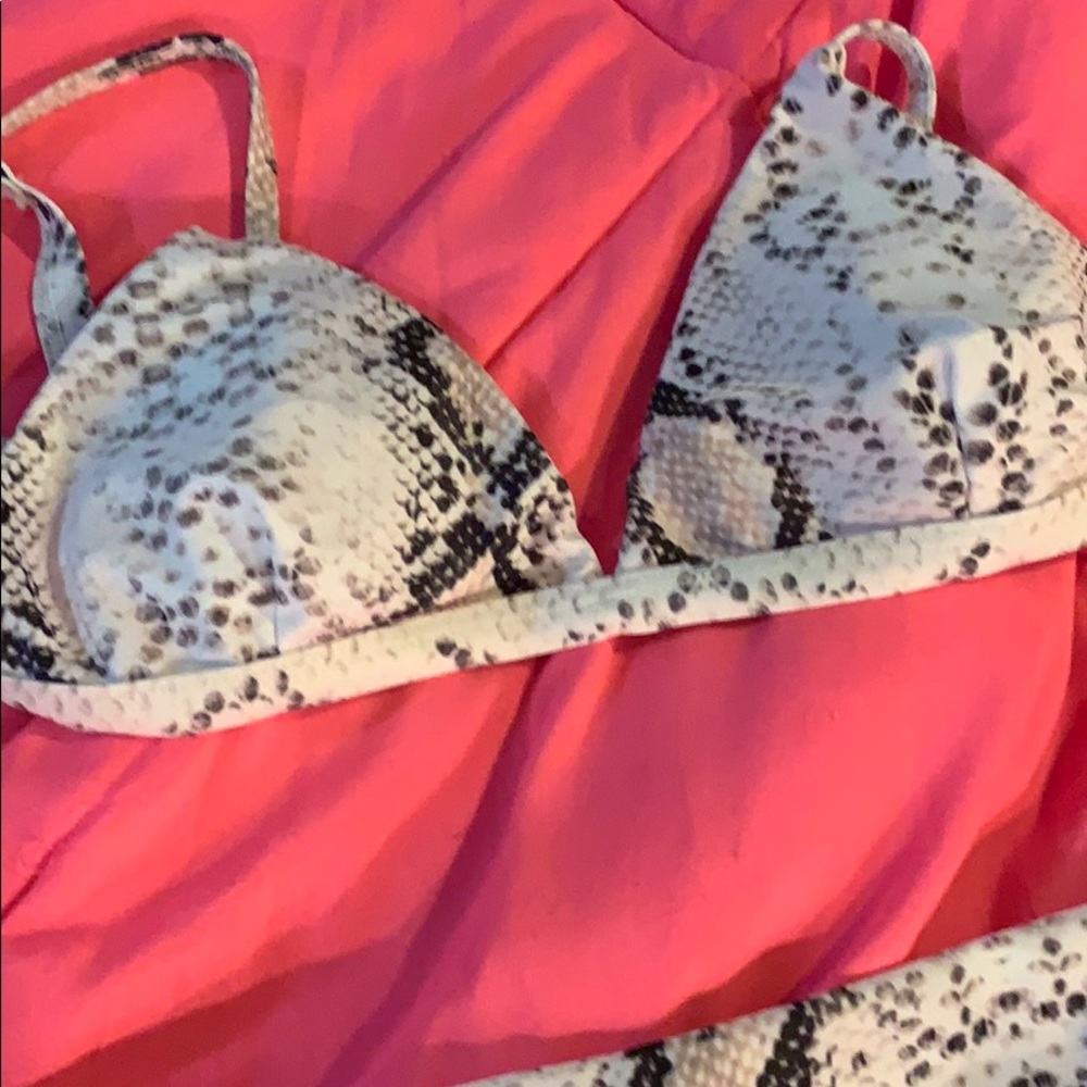Bathing suit - Picture 2 of 5